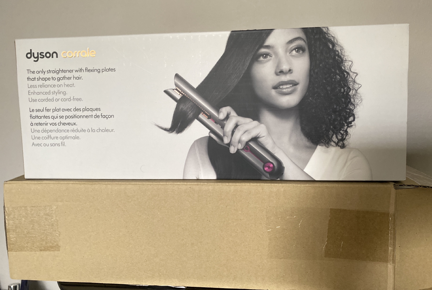 Beautiful Dyson Corrale Fuchsia straightener. image indicator(7)