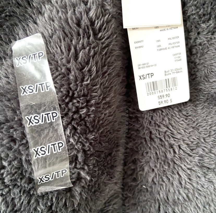 Uniqlo windproof fleece hoodie NWT size XS image indicator(5)