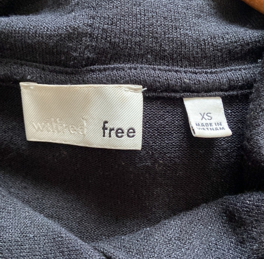 Aritzia Wilfred Free hooded top image indicator(5)