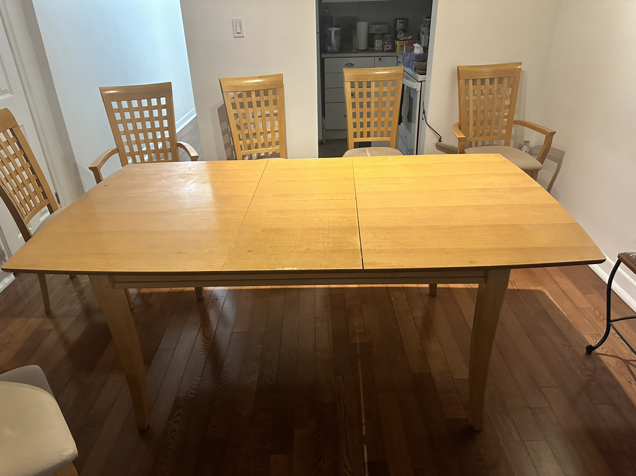 Dining table Set image indicator(7)