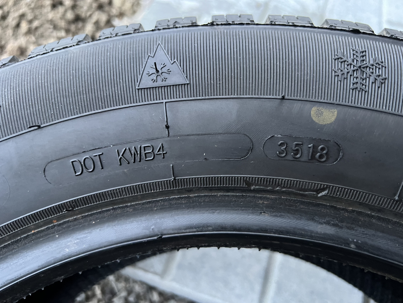 85% NEW WINTER TIRES (ESKAY) 205/60/R16 image indicator(6)