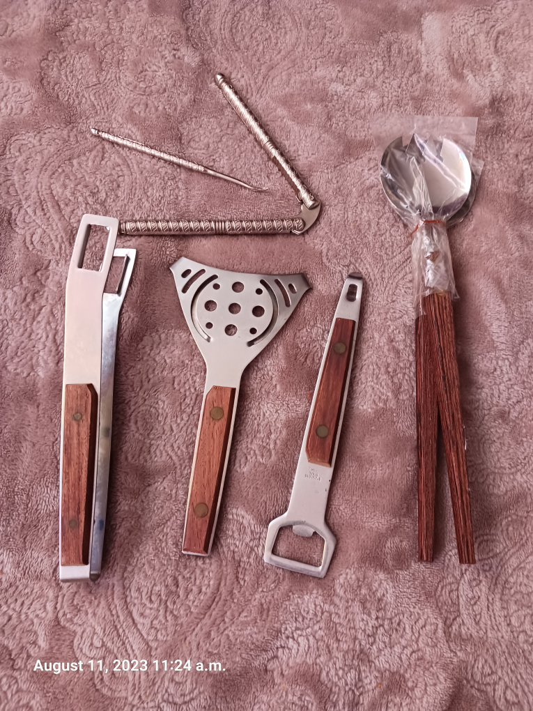 1970s bar essential tools image indicator(3)