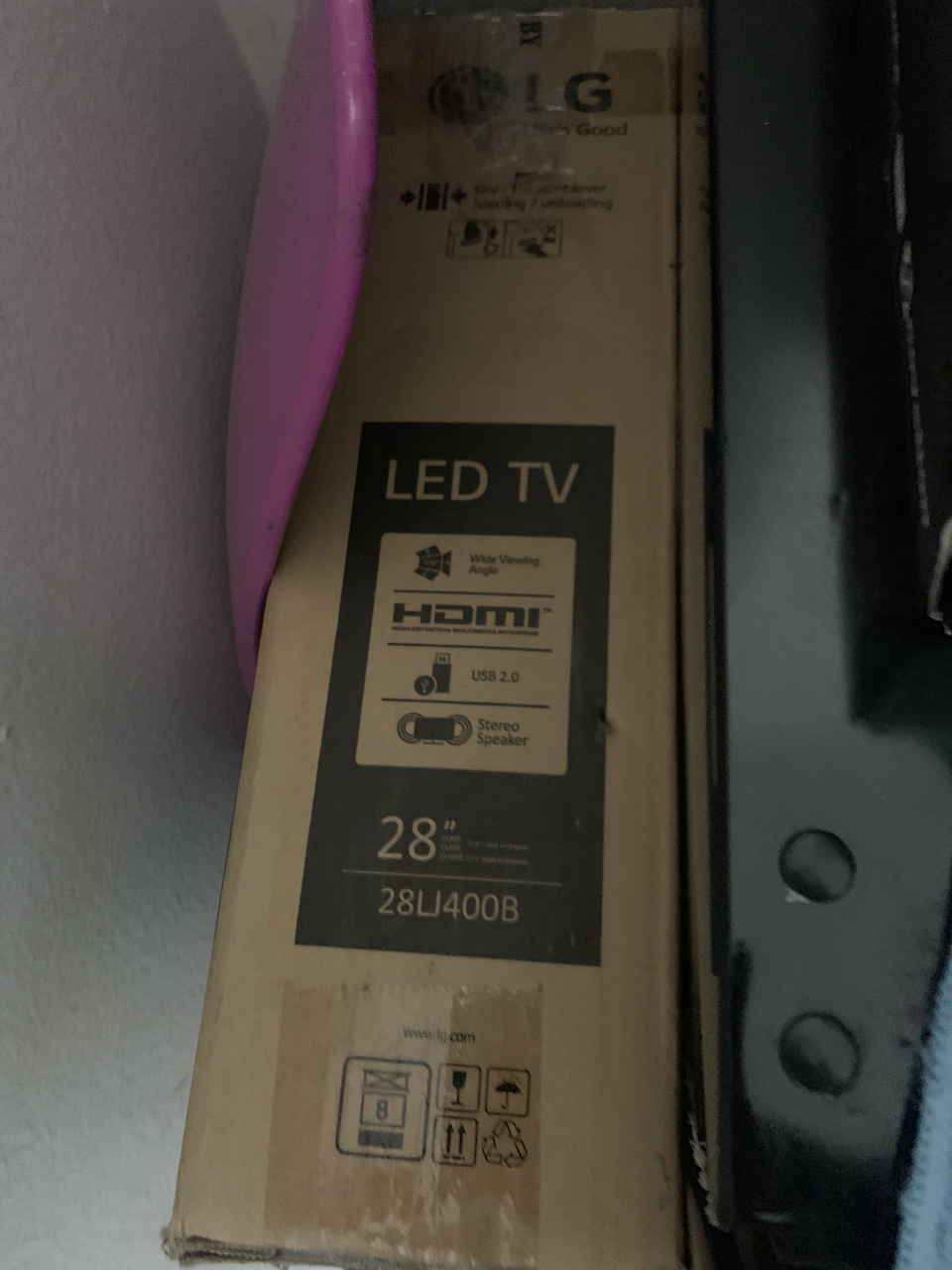 LG LED 28in TV - photo 2