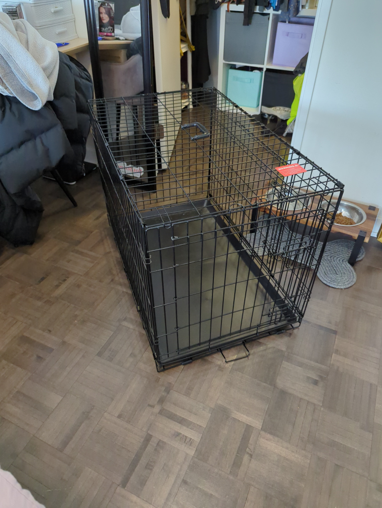 36"L x 23"W x 25"H large 2 door dog crate - photo 2