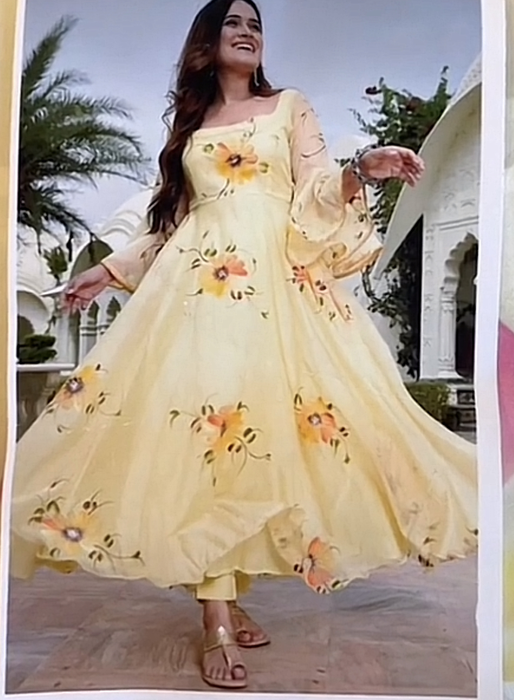 Women’s fashion thumbnail