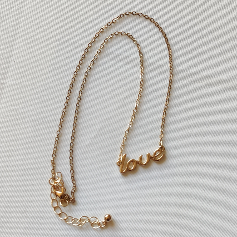 Love pendant chain thumbnail