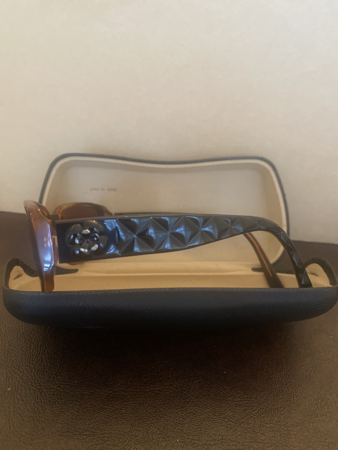 Chanel 5111 sunglasses and case  - Italy - photo 5