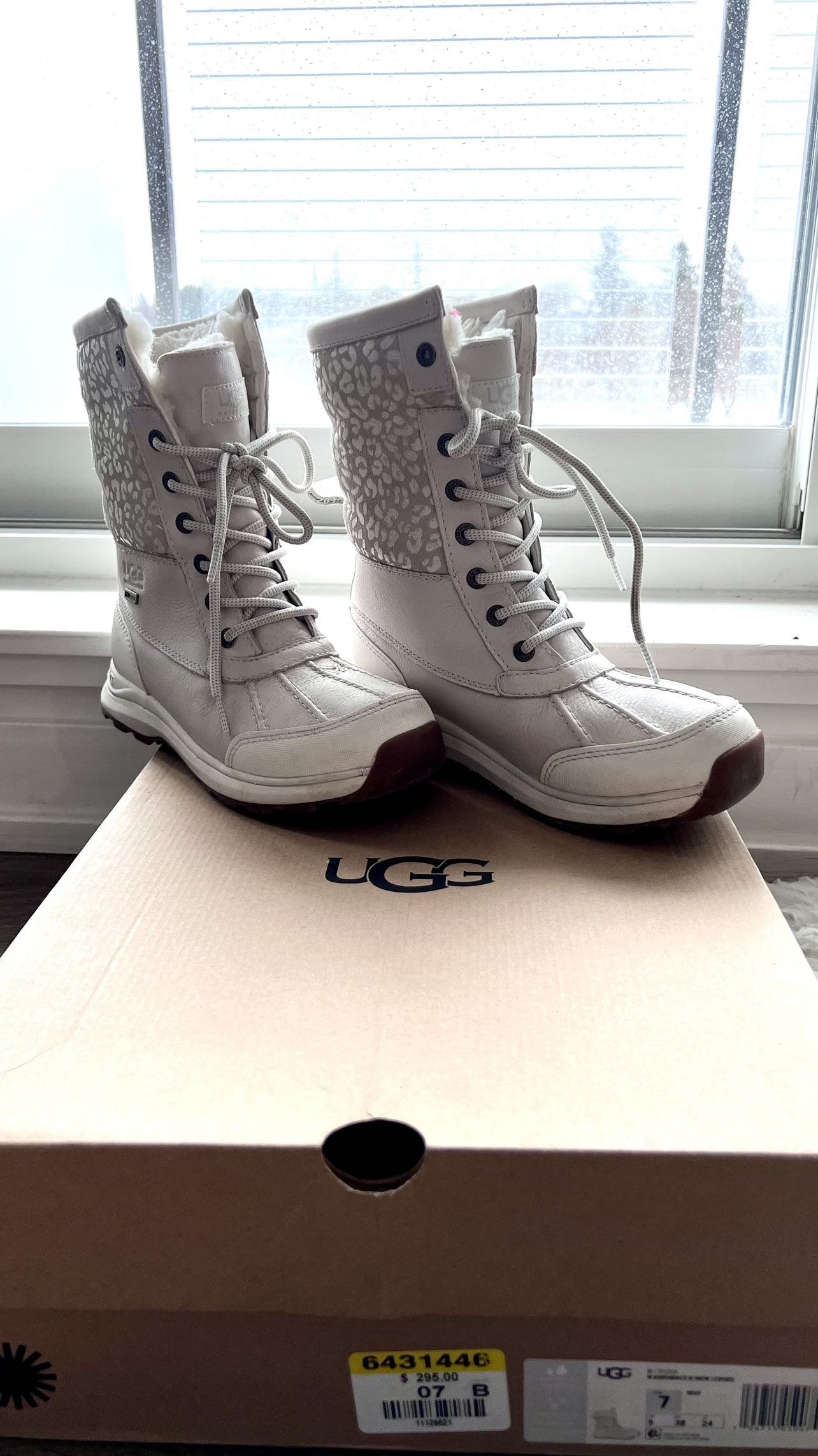 UGG Winter boots thumbnail