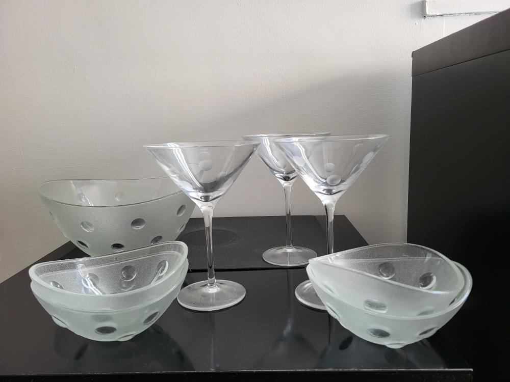 BIG GLASS BOWL, COCKTAIL GLASSES AND SMALL BOWLS COMBINATION