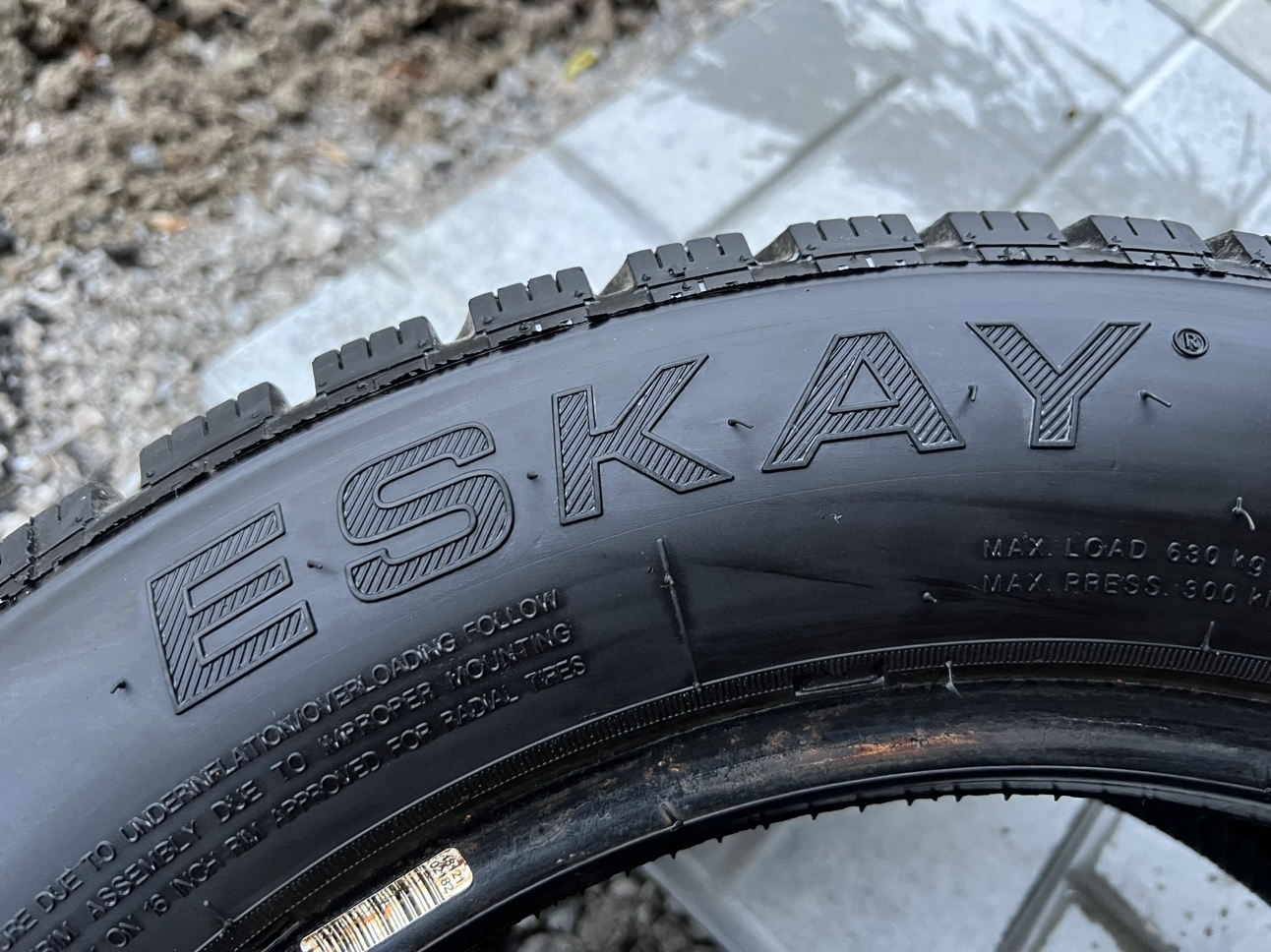 85% NEW WINTER TIRES (ESKAY) 205/60/R16 image indicator(3)