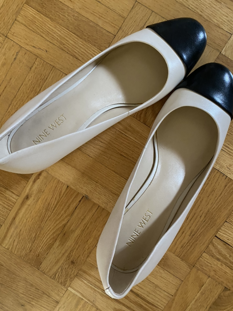 Ladies shoes image indicator(2)