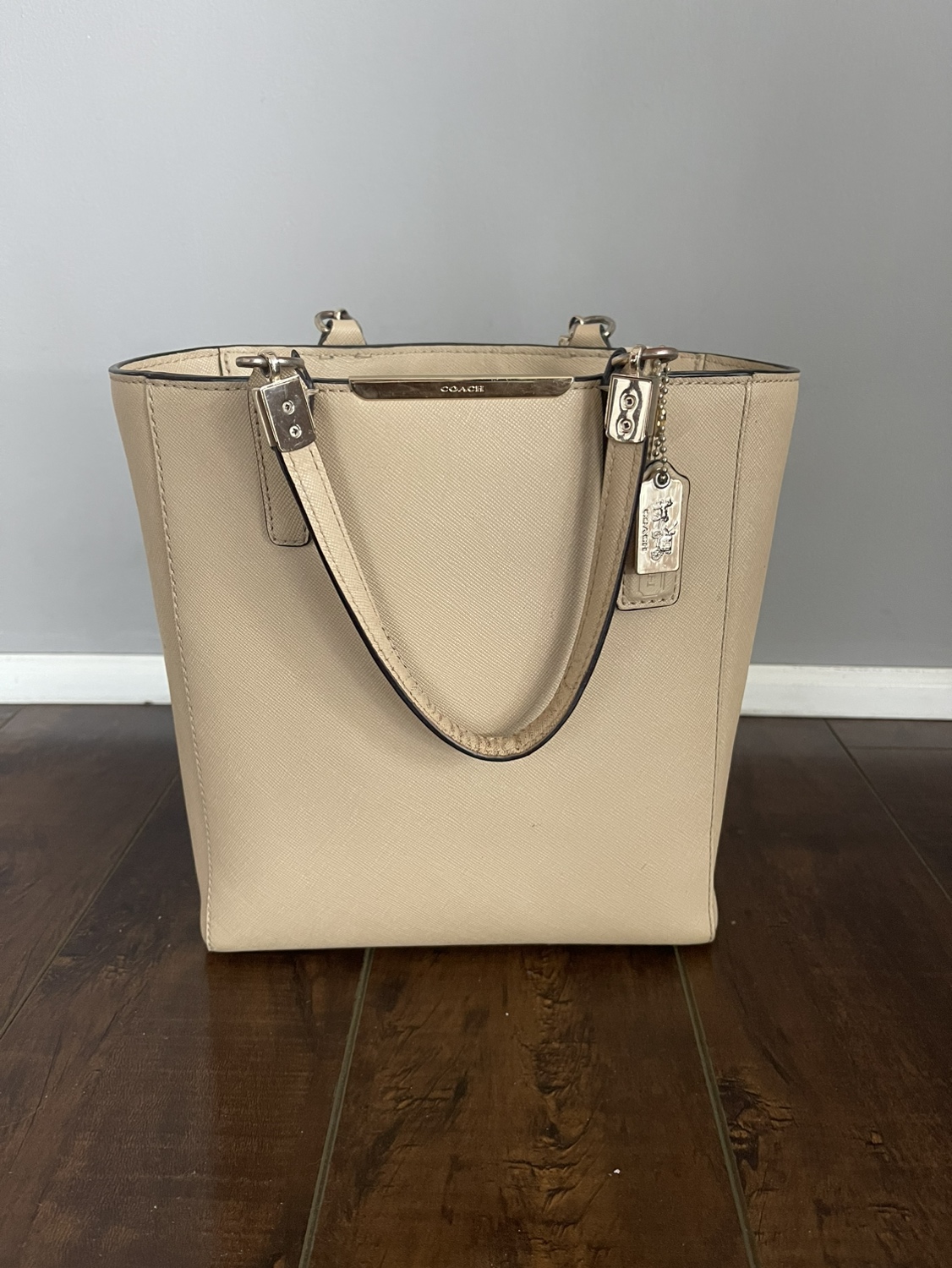 Coach handbag thumbnail