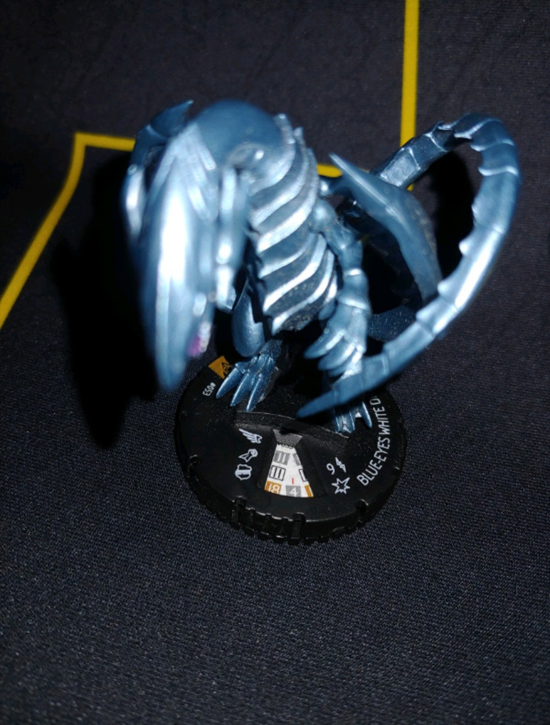 2014 Yu Gi Oh Series 1 Heroclix Set: Blue Eyes White Dragon #053 - photo 2