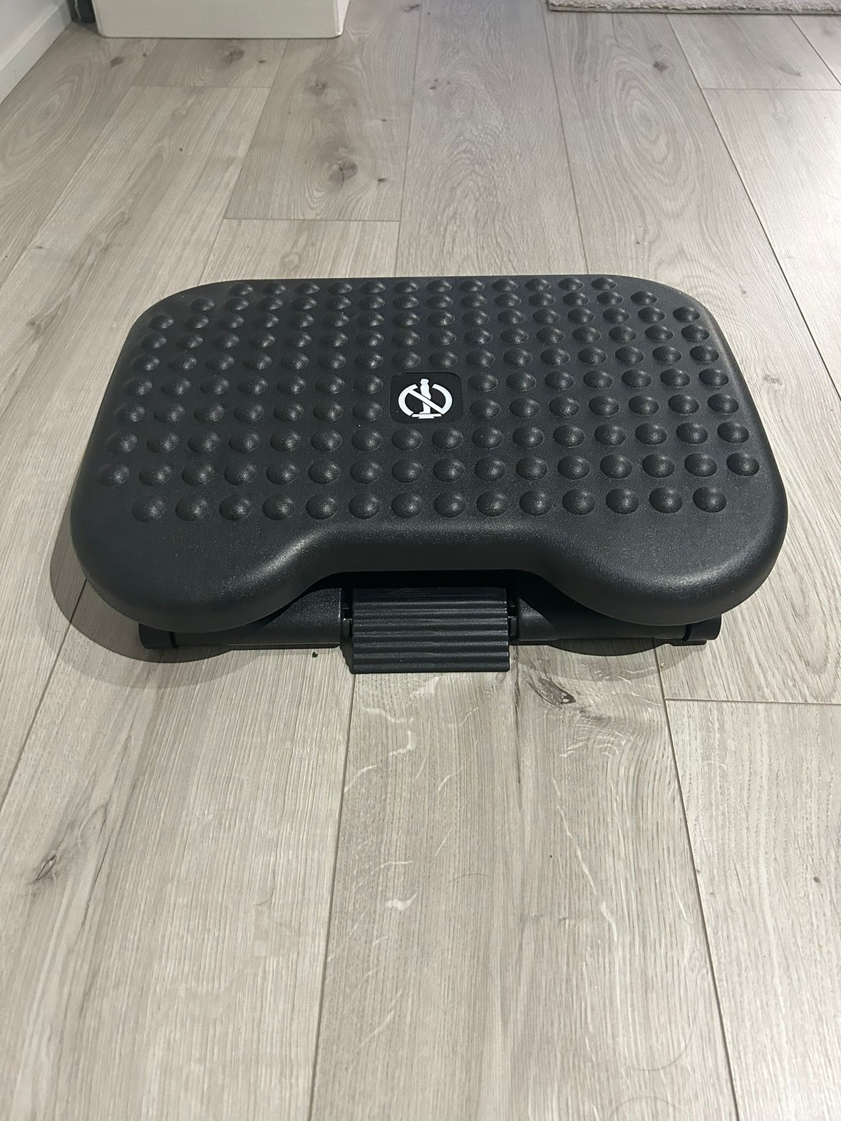 Office Desk and footrest - photo 3
