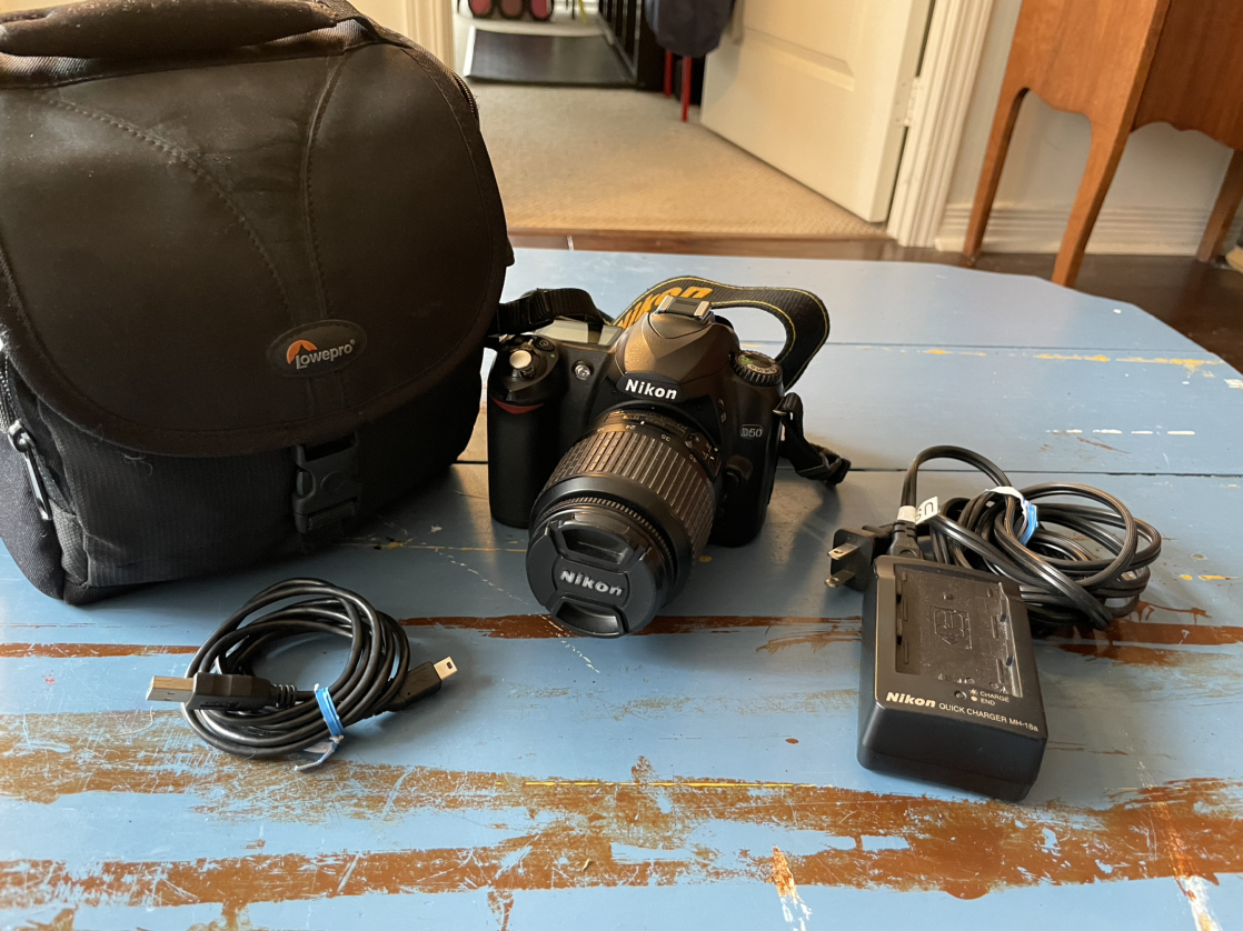 Nikon d50 DSLR kit w 18-55mm lens