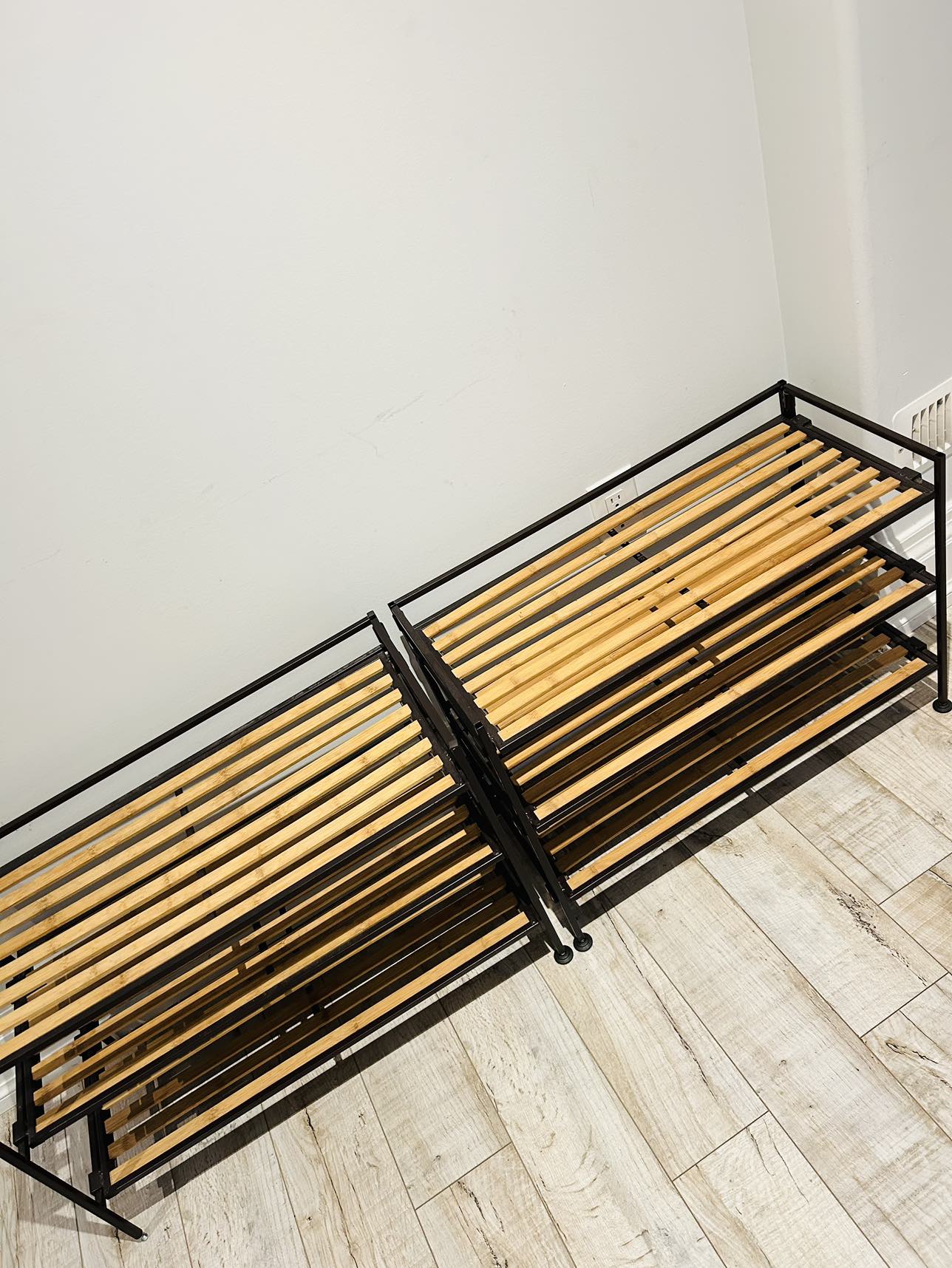 Two shoe racks - photo 3