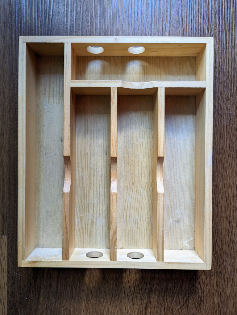 FREE Kitchen stuff - Utensil holder, plates, plastic containers