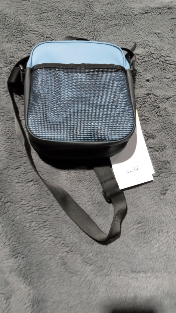 Heritage Crossbody Herschel image indicator(3)