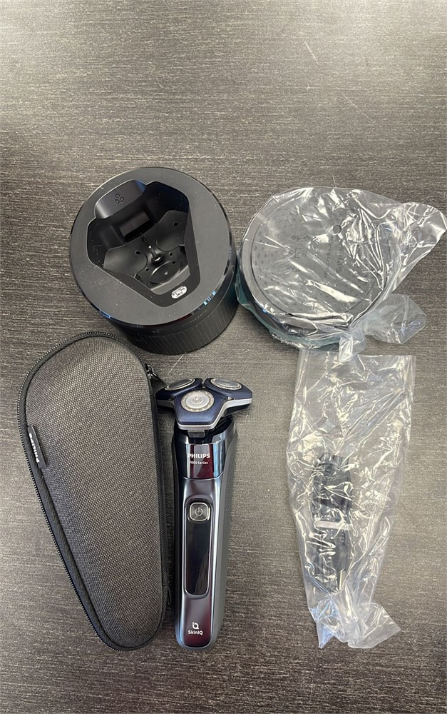 Philips Shaver series 7000 Wet & Dry electric shaver - photo 2