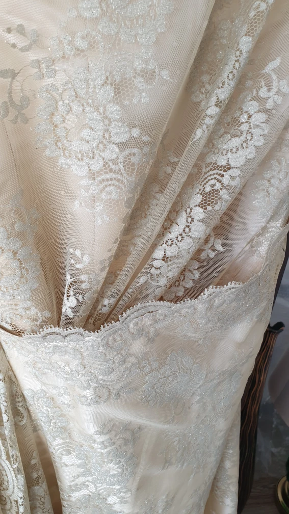 Pronuptia Paris Couture Antique Gold Lace & Silk "Wedding"  Gown image indicator(5)