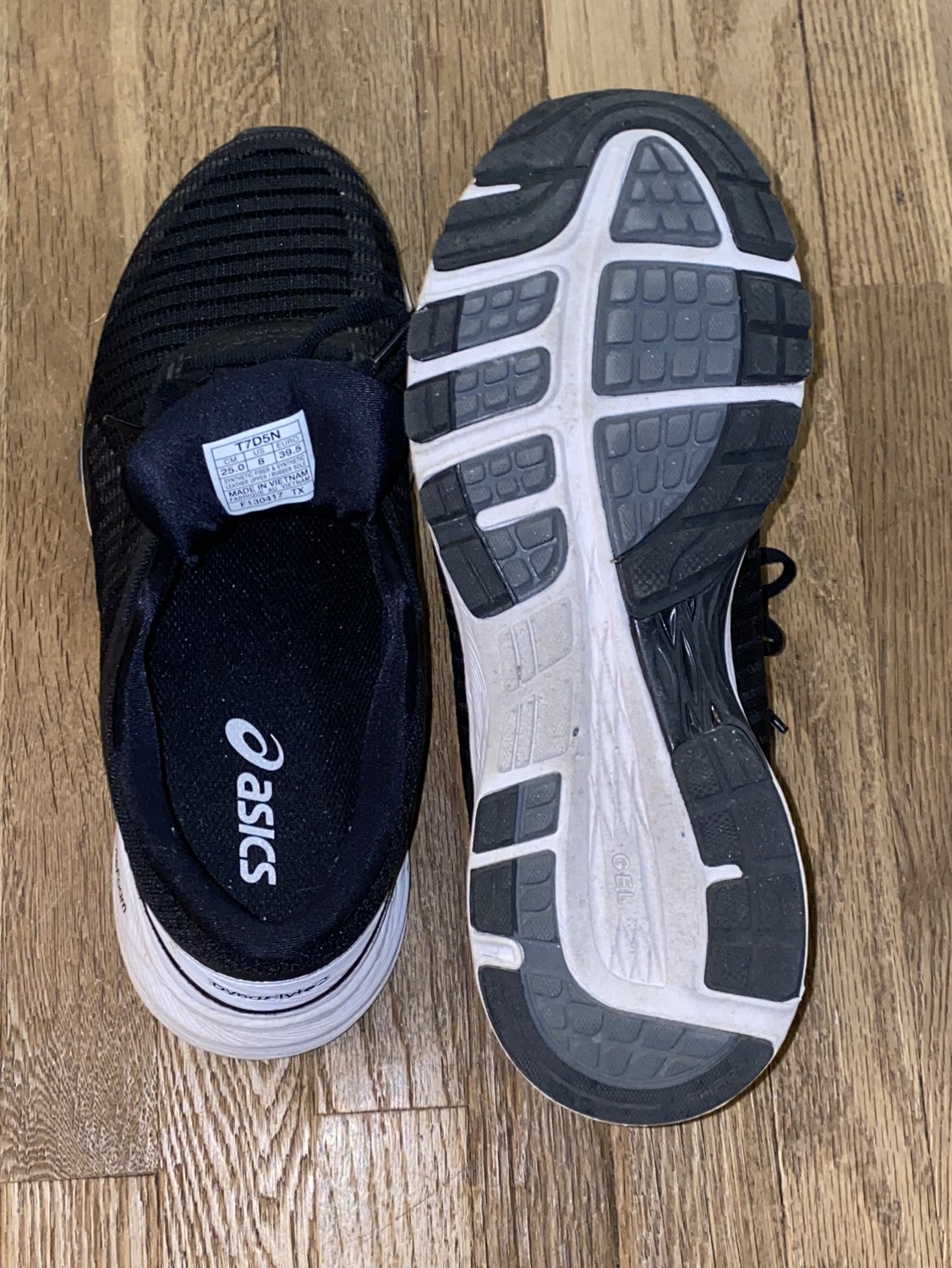 Women running shoes - photo 4