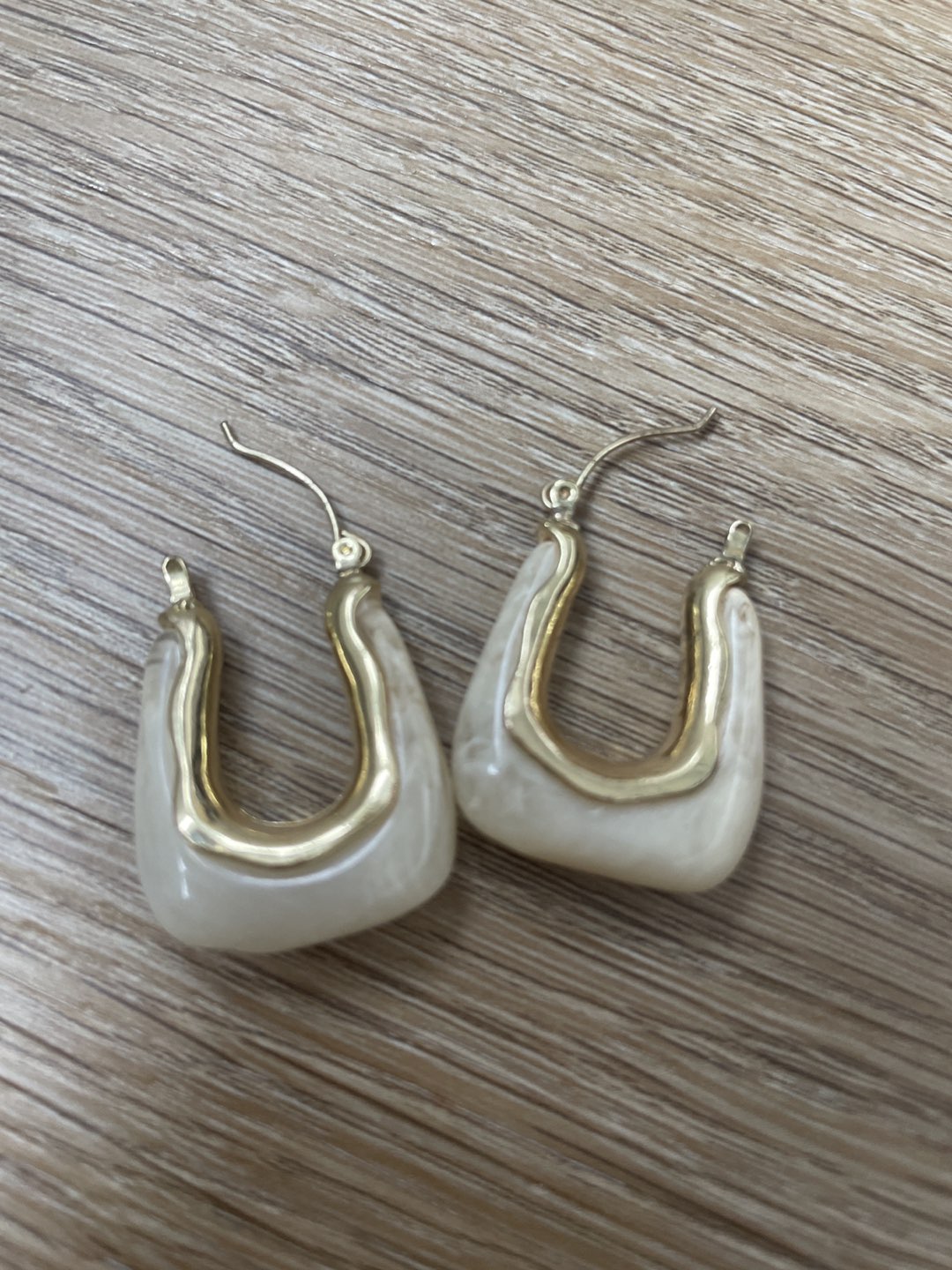 White and gold earrings #freecycle - photo 2