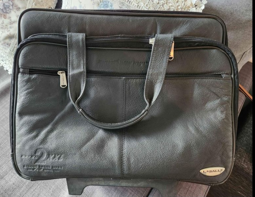 Small Suitcase fits under seat - photo 3