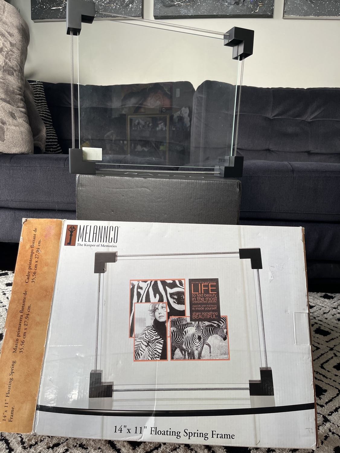 Contemporary Glass Picture Frame with Spring details. image indicator(2)