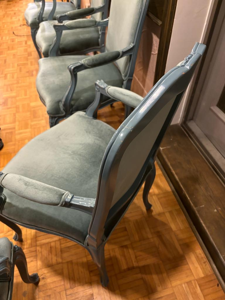 royal velvet chairs image indicator(3)