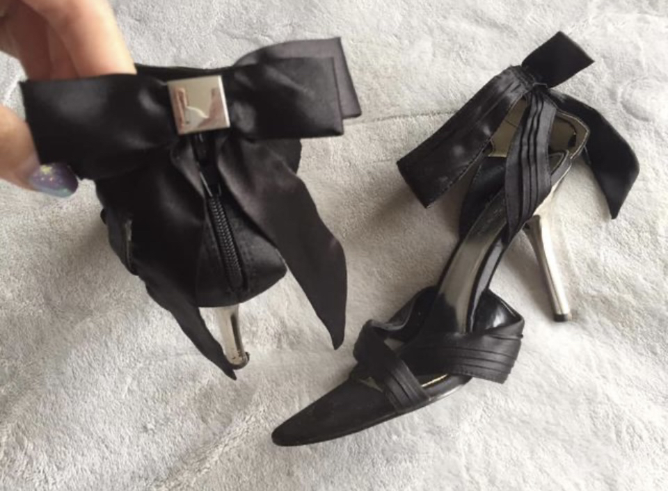 Size 10 black heels thumbnail