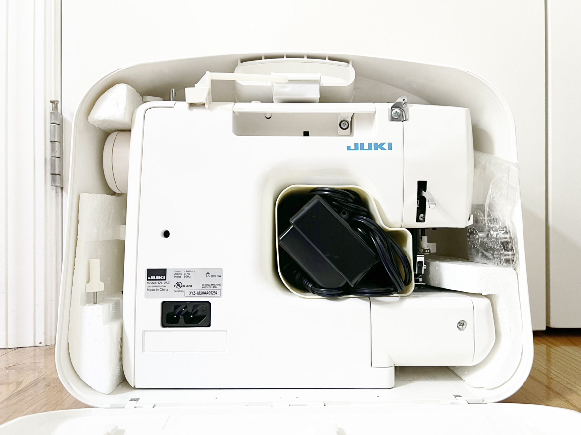 Juki HZL25Z Compact Mechanical Sewing Machine - photo 2