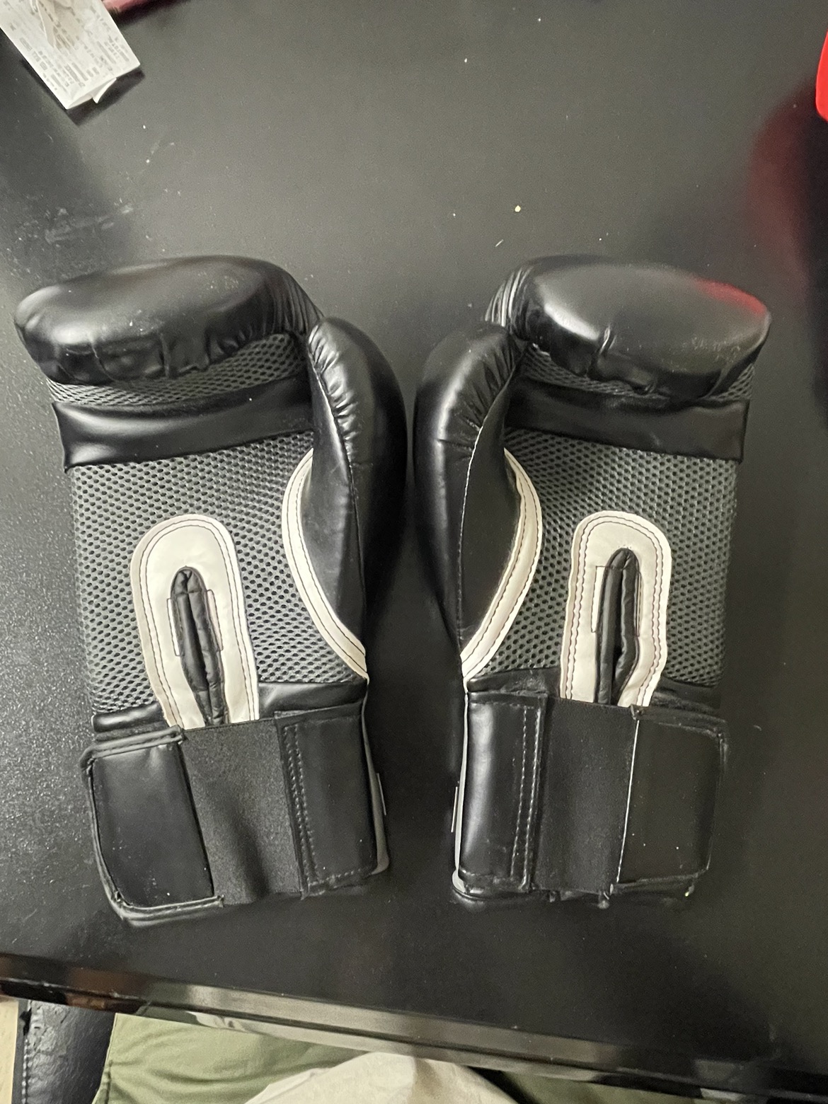 *TWO PAIRS* 12oz Everlast Boxing Gloves - photo 3