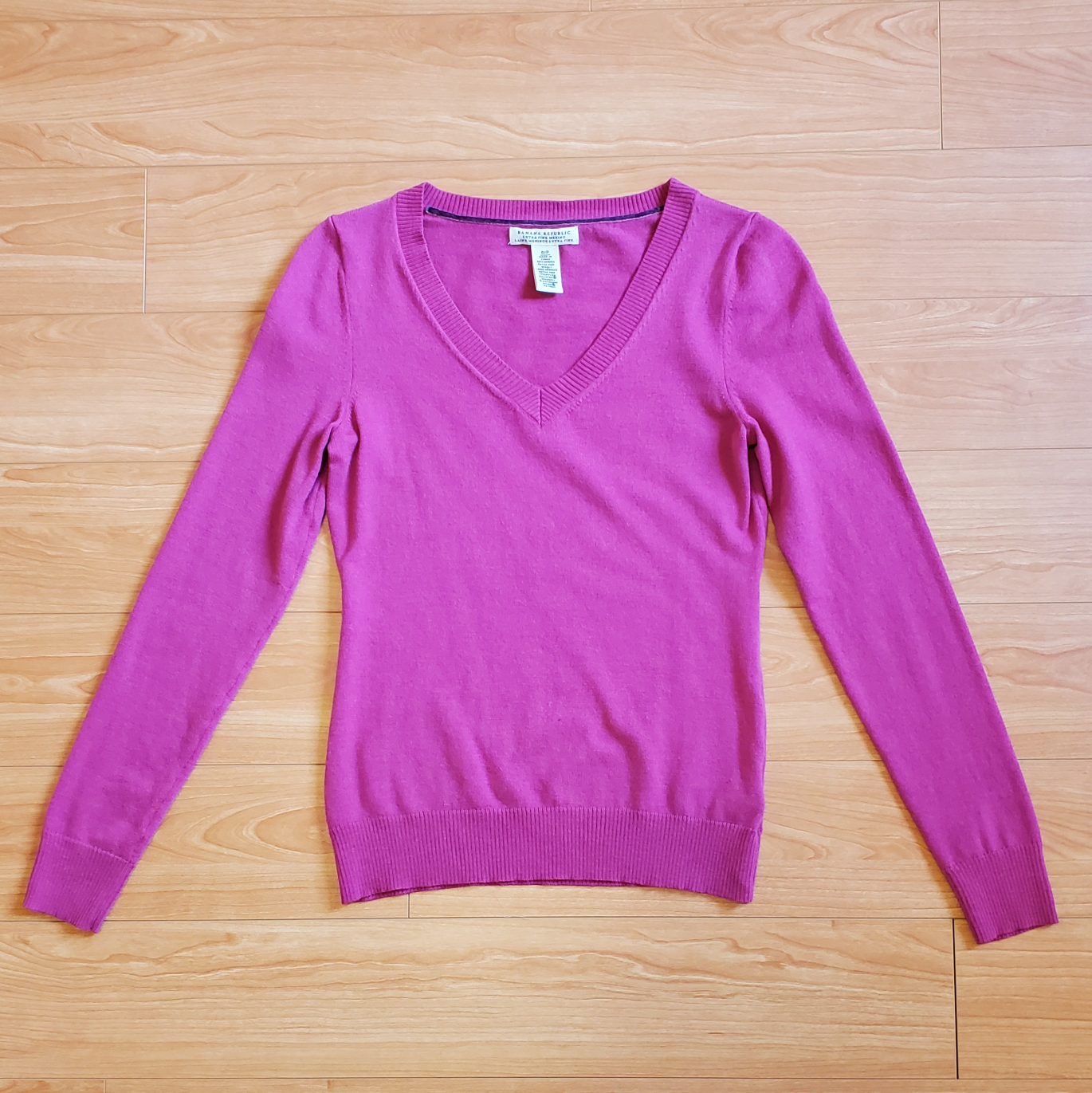LAST CHANCE! Pink Banana Republic Extra Fine Merino Wool Sweater thumbnail