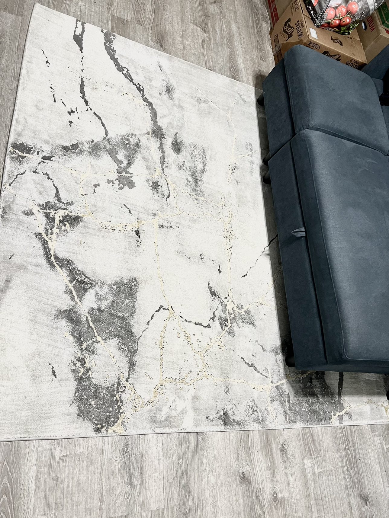 Grey/gold marble 6’7”x6’7” area rug