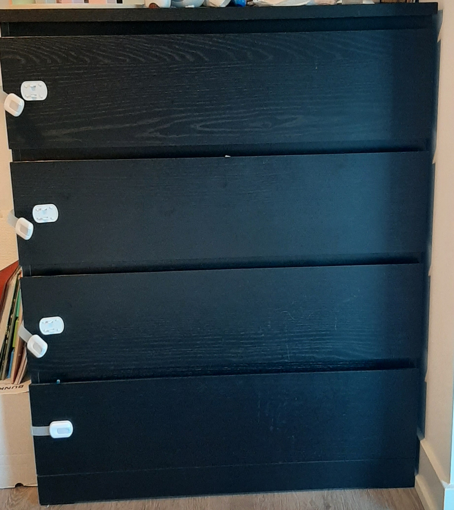 Dresser IKEA 4 drawer