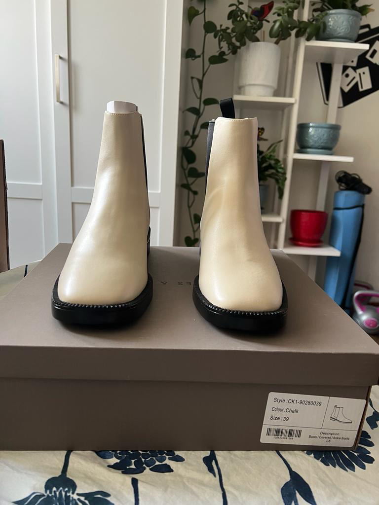 Brand new Charles & Keith boots for sale - photo 4