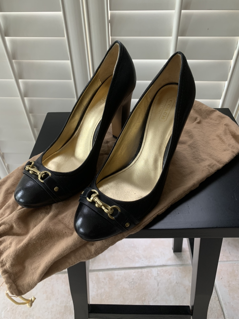 Coach heels image indicator(2)