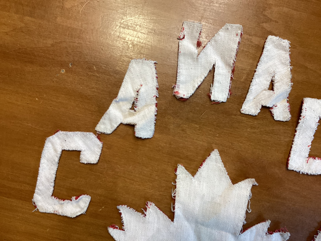 Rare 1968 CANADA OLYMPIC HOCKEY TEAM CREST from ORIGINAL SWEATER image indicator(8)