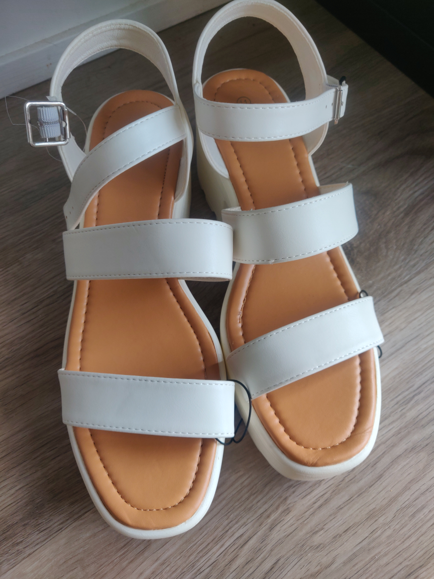 Brand new Women Sandals. Size 11 thumbnail