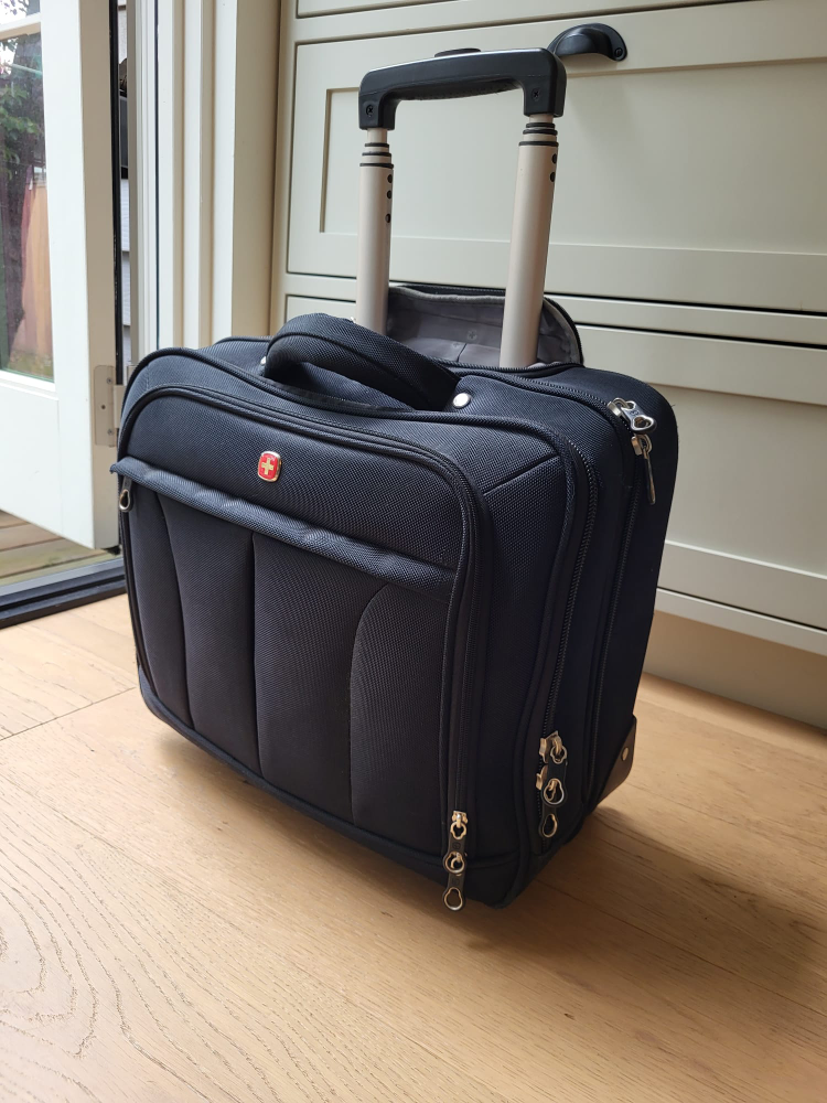 Swissgear Wenger carry on bag / Luggage with Laptop Sleeve - photo 2