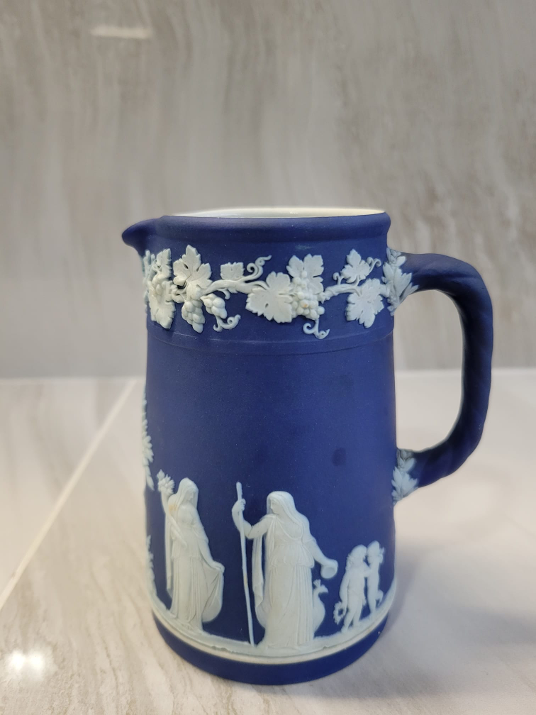 Blue Wedgewood Jasperware vase - photo 5