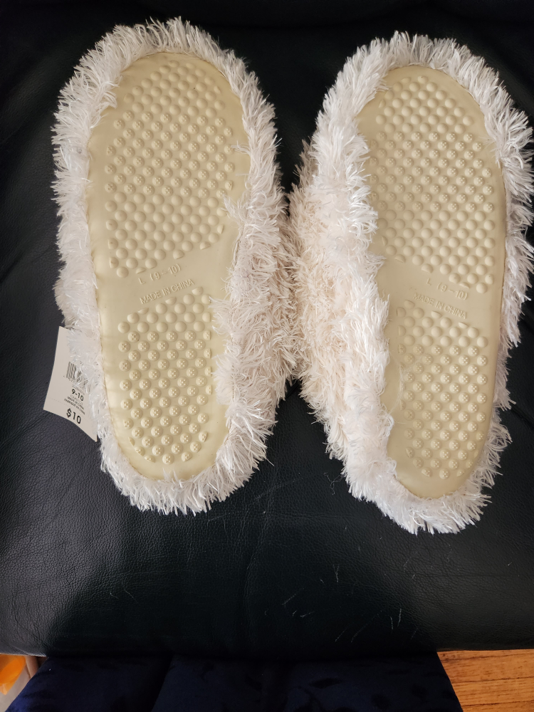 slippers women size 9 - 10 image indicator(2)