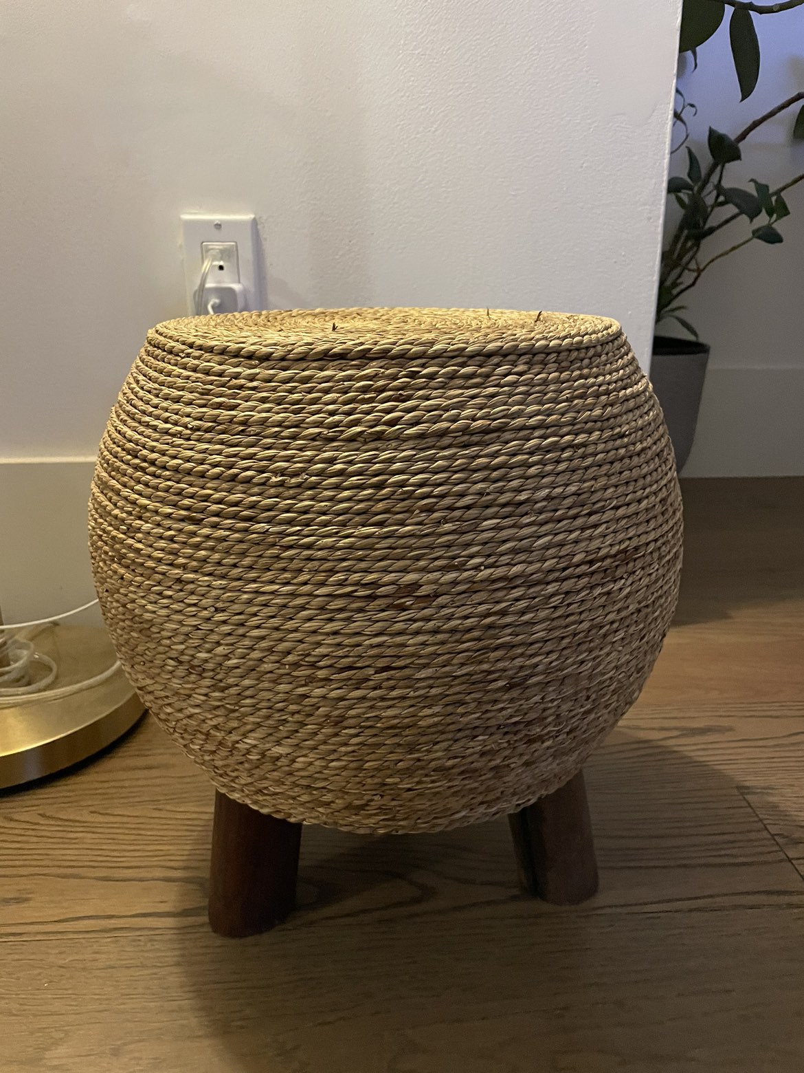 Rattan foot stool / plant stand - photo 2