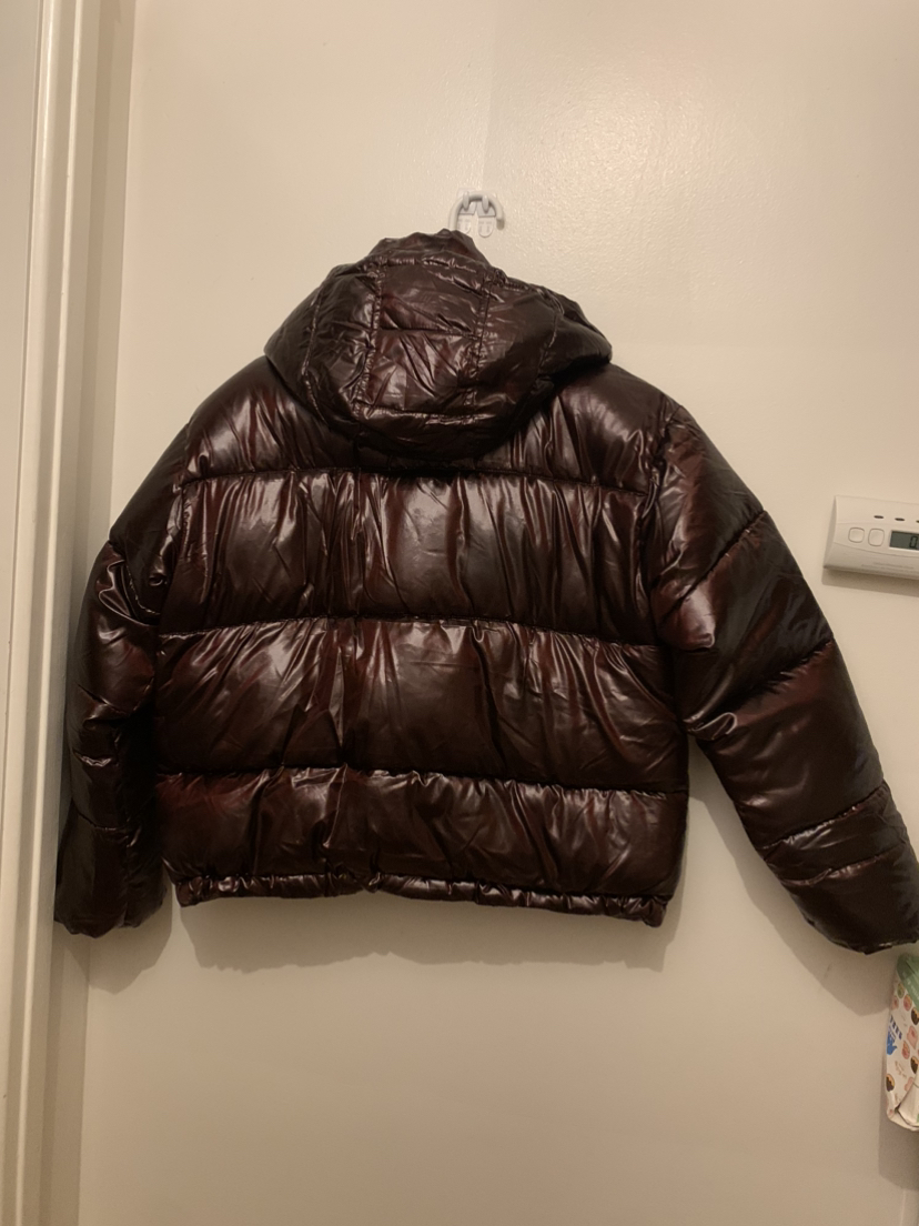 American Eagle women’s puffer jacket image indicator(2)