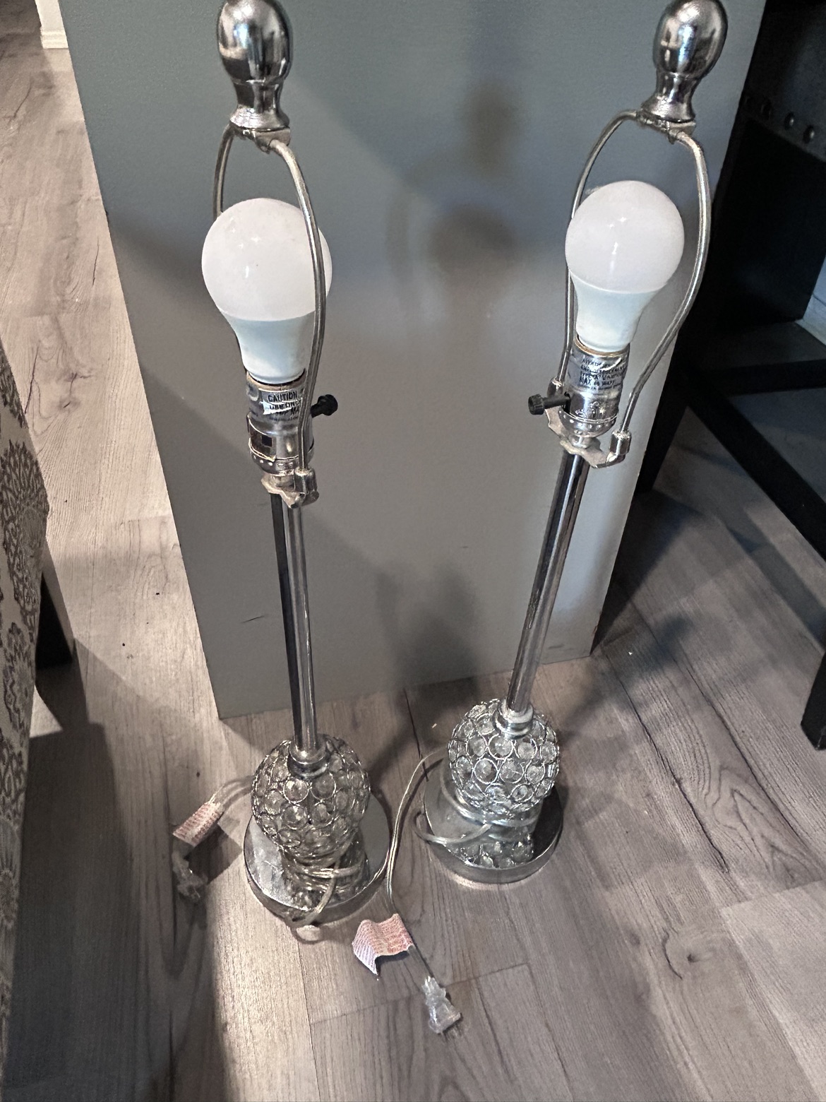 2 Matching Lamps ✨crystals on bottom of stand - photo 3