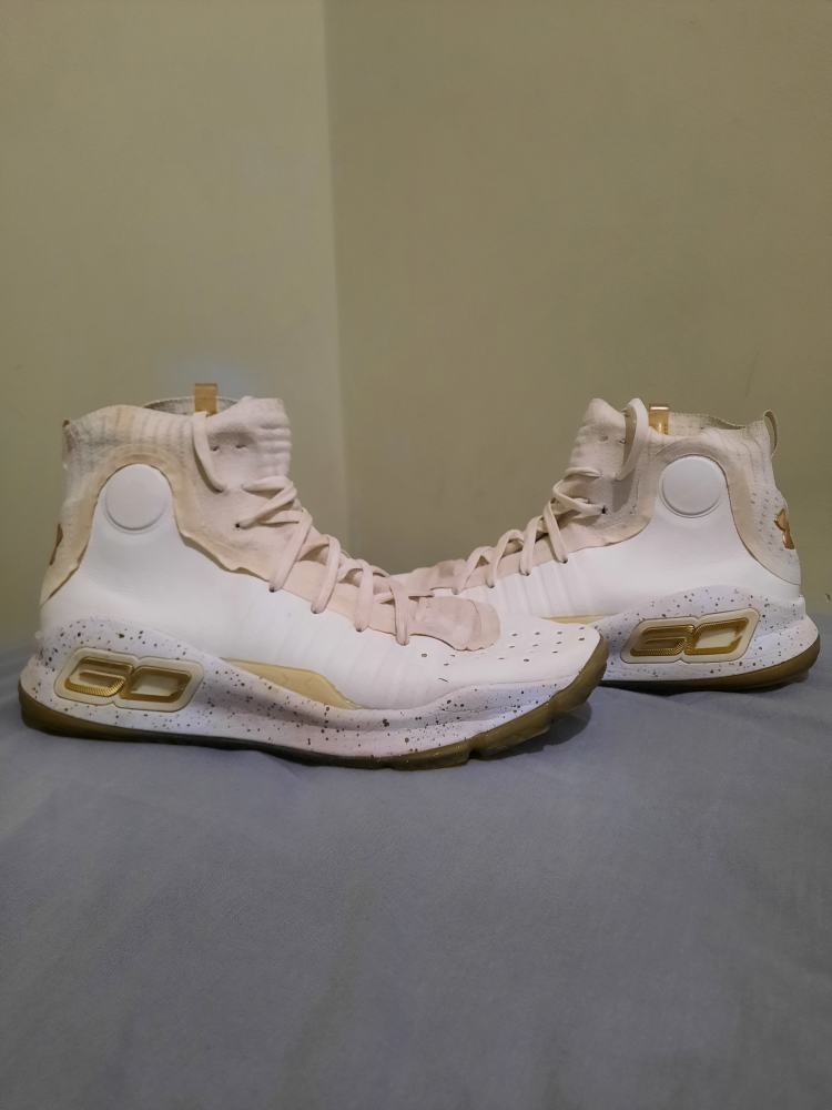 Curry 4 white gold size 7y