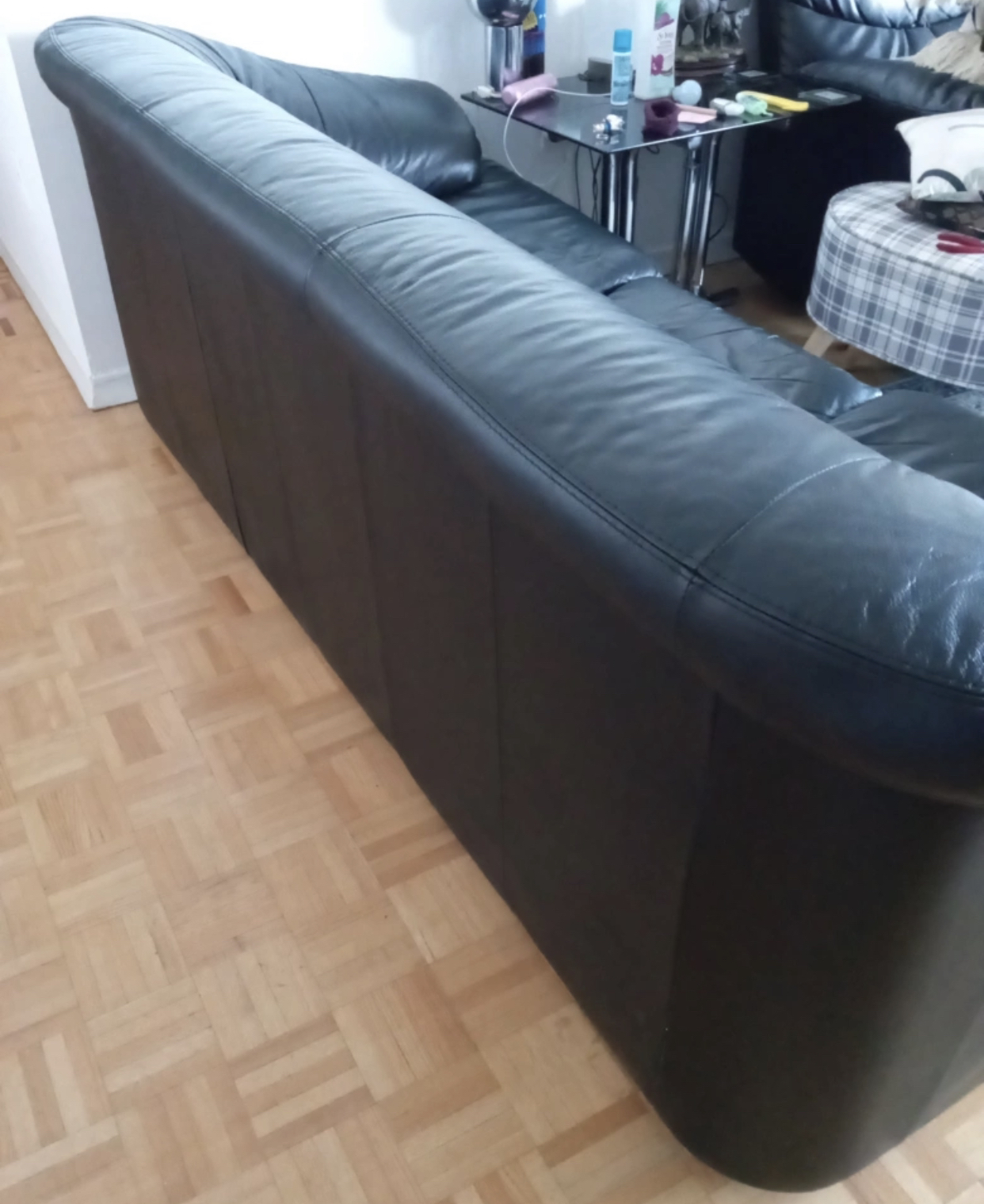 Leather sofa … Black. image indicator(7)