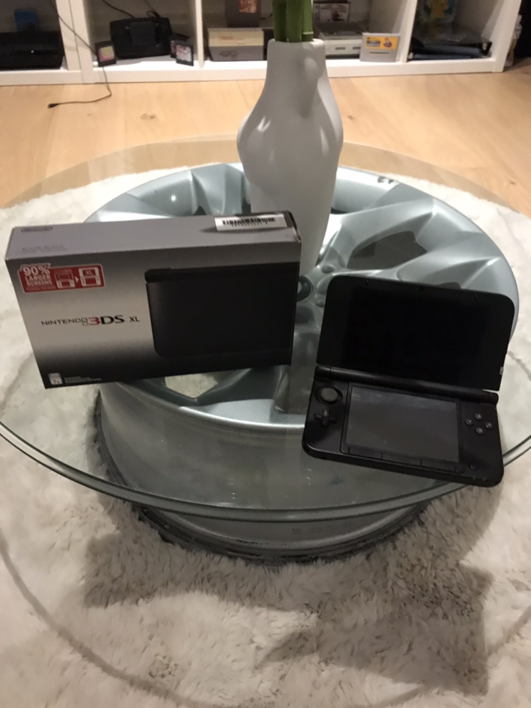 Nintendo 3DS XL - Complete in Box thumbnail