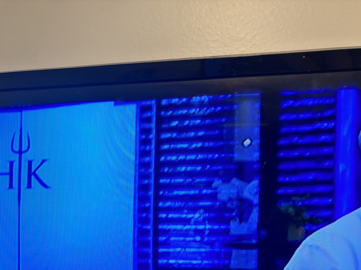 LG Smart TV 42” Remote and wall mount included - photo 3