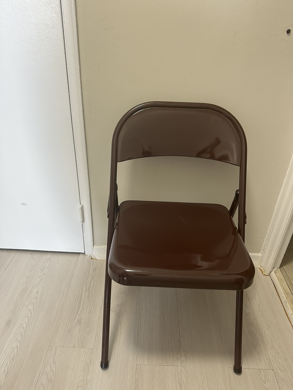 4 Foldable Chairs - photo 2